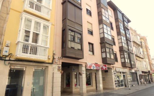 Piso en Calle Serreta Nº 16 – Centro Ciudad